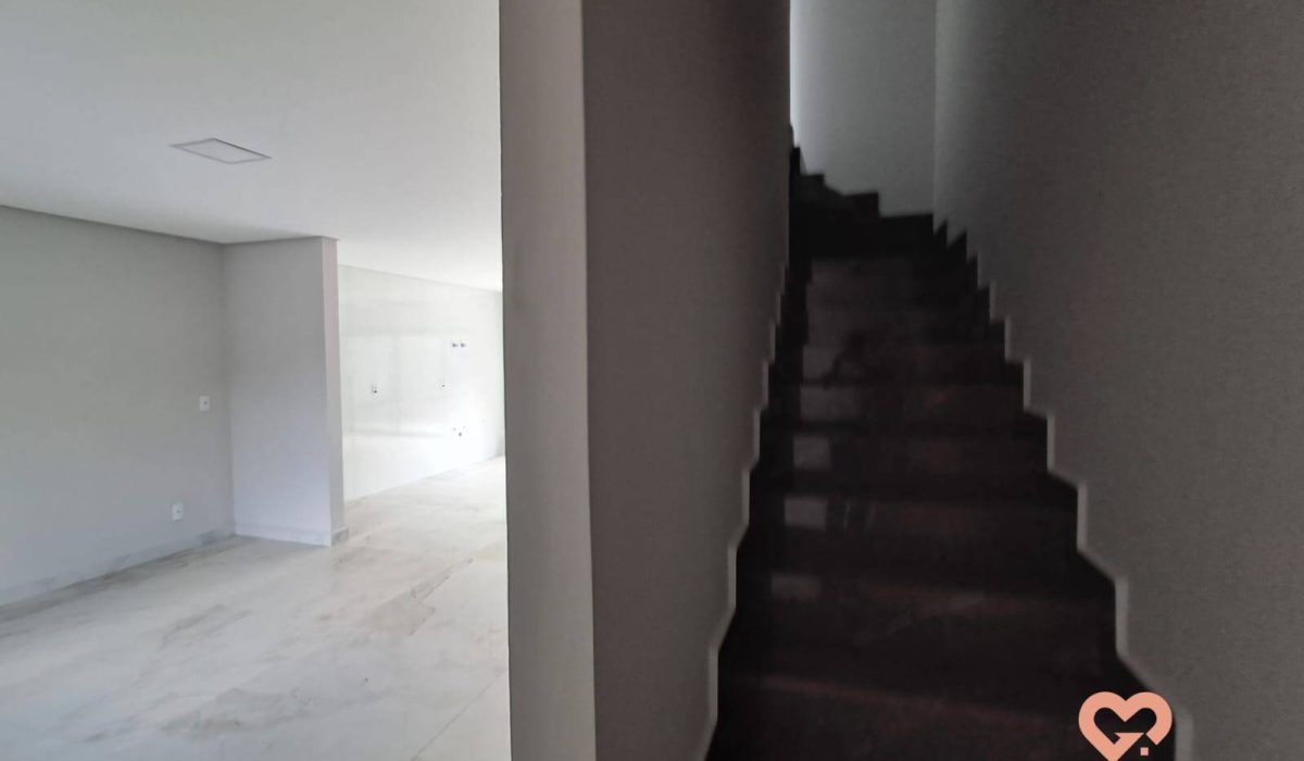 sobrado-com-3-suites-bairro-coqueiral-cascavel-pr (16)